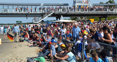 fussball auf großleinwand